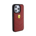 Ferrari Quilted Metal Logo - Etui iPhone 15 Pro (czerwony)