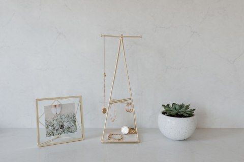 Organizer na biżuterię, kosmetyki PRISMA umbra - STAND/PRISMA/JEWELRY/BRASS