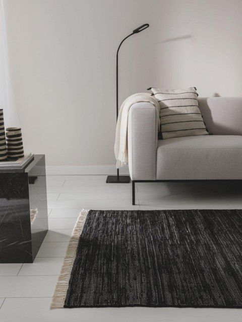 Dywan krótkowłosy TOM  czarny styl minimalistyczny 80x150 benuta - RUG/BENUT/TOM/BLACK/80x150