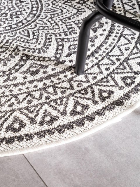 Dywan okrągły krótkowłosy CLEO 4 kolor biały styl boho r150 benuta - RUG/BENUT/CLEO/4/WHITE+BLACK/R150