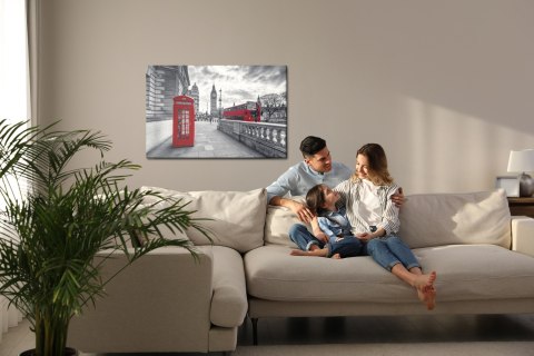 Obraz Na Płótnie Czerwona Budka Telefoniczna W Londynie Canvas 120x80 LB-1308-C120-80