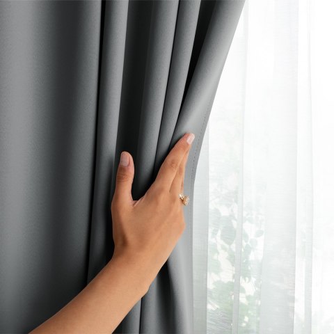 - CURT/AH/BLACKOUT/EYELETS/SILVER/N/140X270/1PC