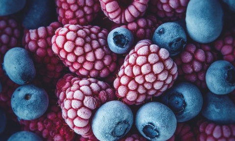 Obraz Wieloczęściowy Mrożone Jagody I Maliny Canvas 200x120 LBS-3917-C200-120_1X40-120_2X40-80_2X40-40