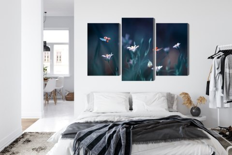 Obraz Wieloczęściowy Biedronki I Polne Kwiaty W Skali Makro Canvas Naturalny 150x100 LBS-3944-NC150-100_1X50-100_2X50-75