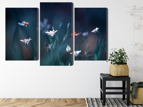 Obraz Wieloczęściowy Biedronki I Polne Kwiaty W Skali Makro Canvas Naturalny 180x120 LBS-3944-NC180-120_1X60-120_2X60-90