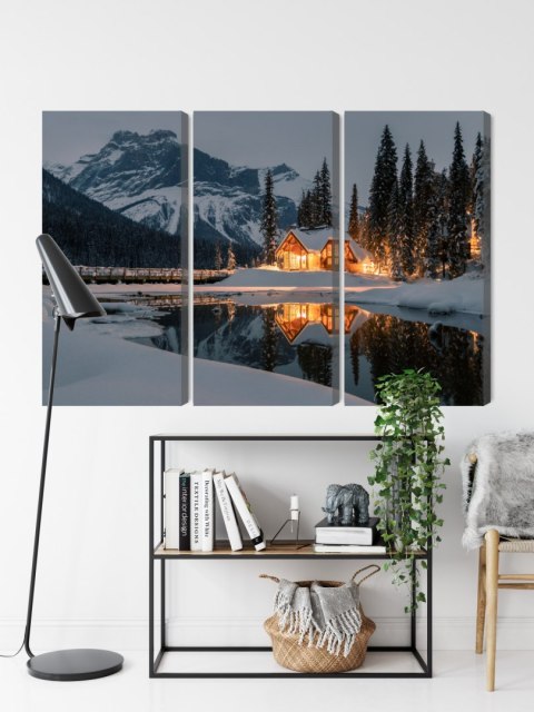 Obraz Wieloczęściowy Emerald Lake W Kanadzie Zimą Canvas Naturalny 150x100 LBS-2400-NC150-100_3X50-100