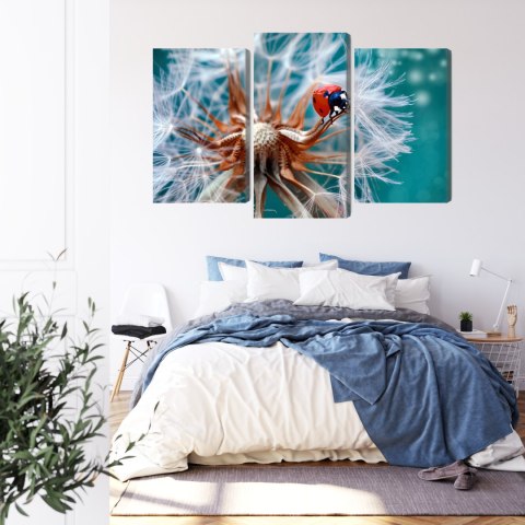 Obraz Wieloczęściowy Biedronka Na Mniszku Lekarskim W Skali Makro Canvas 180x120 LBS-3952-C180-120_1X60-120_2X60-90