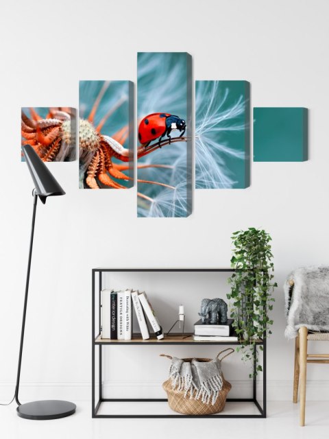 Obraz Wieloczęściowy Biedronka Na Mniszku Lekarskim W Skali Makro Canvas 200x120 LBS-3647-C200-120_1X40-120_2X40-80_2X40-40