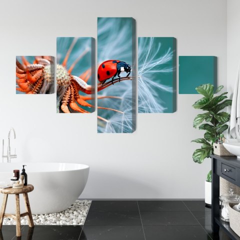 Obraz Wieloczęściowy Biedronka Na Mniszku Lekarskim W Skali Makro Canvas 250x150 LBS-3647-C250-150_1X50-150_2X50-100_2X50-50