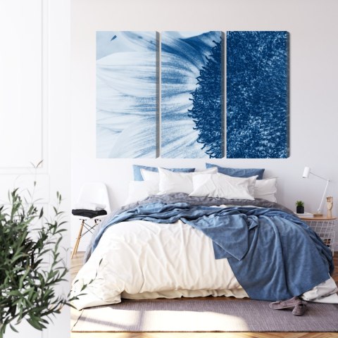 Obraz Wieloczęściowy Niebieski Słonecznik W Skali Makro Canvas Naturalny 120x80 LBS-3908-NC120-80_3X40-80