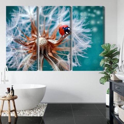 Obraz Wieloczęściowy Biedronka Na Mniszku Lekarskim W Skali Makro Canvas 180x120 LBS-3953-C180-120_3X60-120