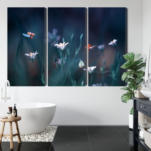 Obraz Wieloczęściowy Biedronki I Polne Kwiaty W Skali Makro Canvas 150x100 LBS-3943-C150-100_3X50-100