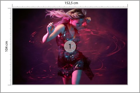 Fototapeta Młoda Kobieta W Tańcu Vinyl Gładki 152.5x104 FT-3825-VGL