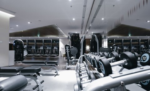 Fototapeta Wyposażenie Nowoczesnej Siłowni Vinyl Gładki 152.5x104 FT-3965-VGL