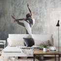 Fototapeta Tańcząca Baletnica Na Tle Betonowej Ściany Vinyl Gładki 152.5x104 FT-3831-VGL