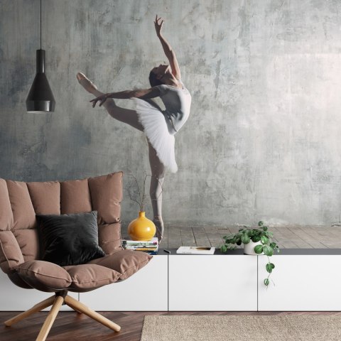Fototapeta Tańcząca Baletnica Na Tle Betonowej Ściany Vinyl Gładki 152.5x104 FT-3831-VGL