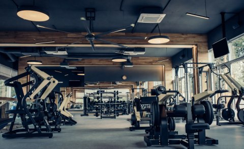 Fototapeta Wnętrze Nowoczesnej Siłowni Flizelina 208x146 FT-3960-VEXL