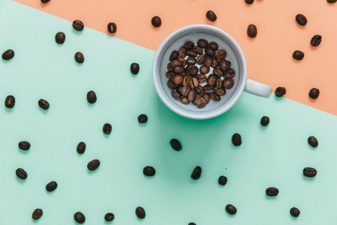 Obraz Na Płótnie Filiżanka Ziaren Kawy Canvas Naturalny 100x70 LB-2657-NC100-70