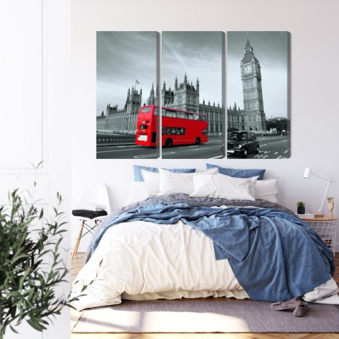 Obraz Wieloczęściowy Czerwony Autobus W Londynie Canvas 120x80 LBS-2219-C120-80_3X40-80