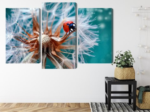 Obraz Wieloczęściowy Biedronka Na Mniszku Lekarskim W Skali Makro Canvas Naturalny 90x60 LBS-3952-NC90-60_1X30-60_2X30-45