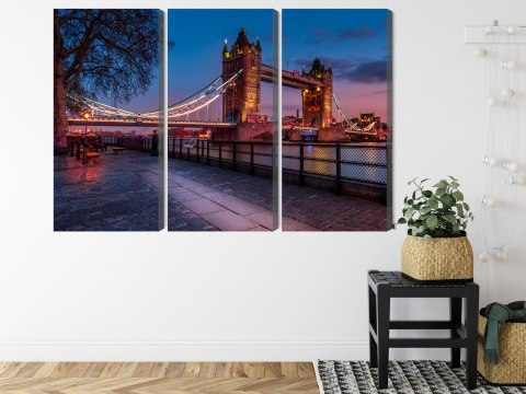 Obraz Wieloczęściowy Tower Bridge W Londynie O Zachodzie Słońca Canvas 120x80 LBS-2214-C120-80_3X40-80