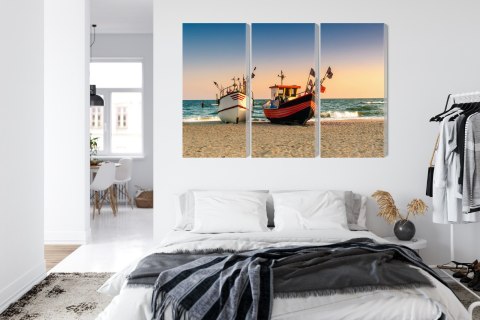 Obraz Wieloczęściowy Łodzie Rybackie Na Plaży Canvas 120x80 LBS-2159-C120-80_3X40-80