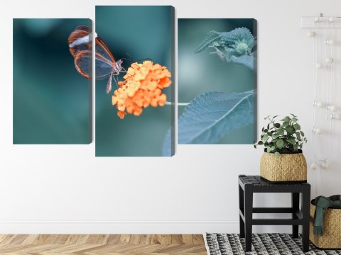 Obraz Wieloczęściowy Motyl W Letnim Ogrodzie Canvas Naturalny 120x80 LBS-3829-NC120-80_1X40-80_2X40-60