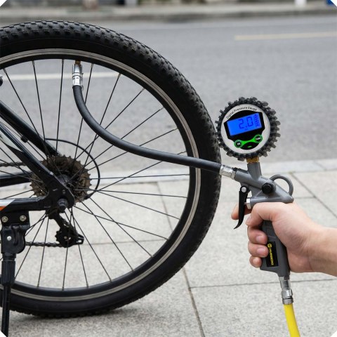 Pistolet do pompowania kół z manometrem cyfrowy wyświetlacz elektroniczny Humberg HM-260