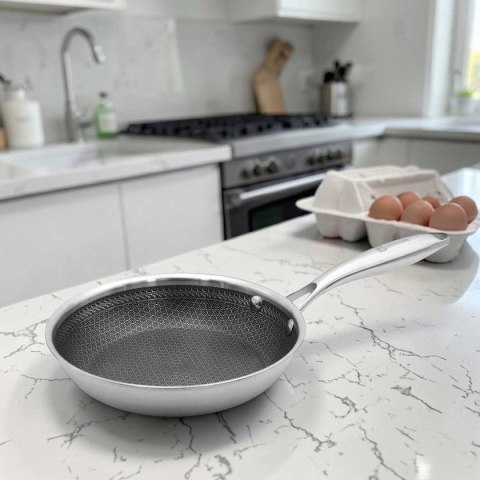 PATELNIA STALOWA 26cm Z POWŁOKĄ PLASTER MIODU 5551