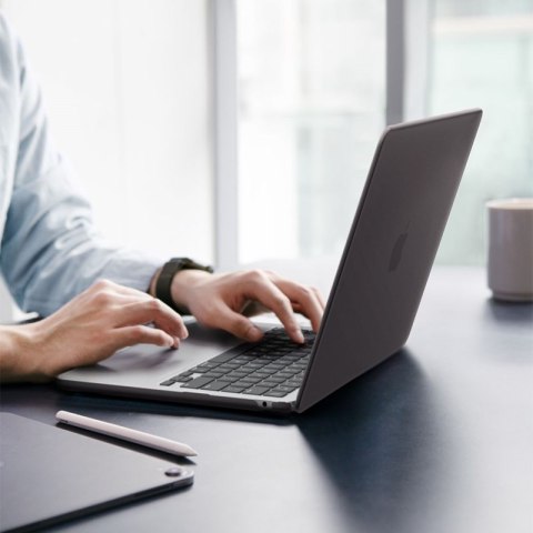 Spigen AirSkin - Obudowa MacBook Air 13,6" (M5/M4/M3/M2/2026-2022) (Frost Black)
