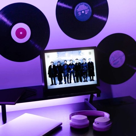 BTS - Dekoracyjna ramka z oświetleniem LED