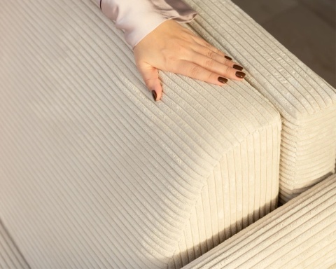 Uniwersalna Sofa z materacem VIBO wymiary 185x92x83 cm  SZTRUKS Krem