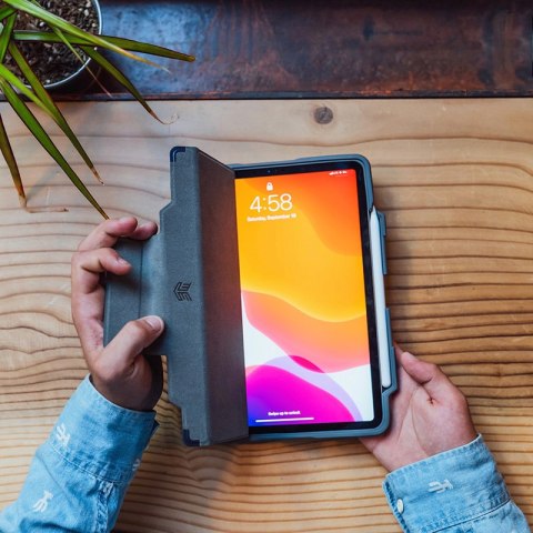 STM Dux Plus - Etui pancerne iPad 11" (2025) / 10.9" (2022) MIL-STD-810G z uchwytem Apple Pencil (Black) wersja EDU/COM