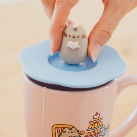 Pusheen - Kubek ceramiczny z silikonową pokrywką i figurką 3D 350 ml